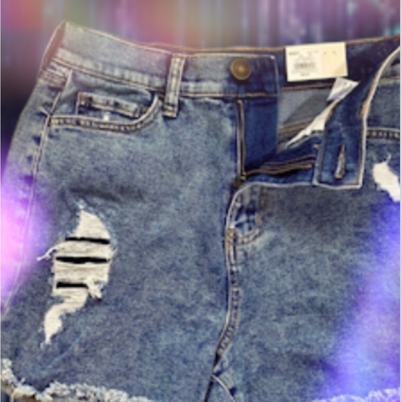 SOLD Hi-Rise Jean Shorts, Distressed, Boyfriend Midi, Acid Washed, NWT , 7/27 - Picture 6 of 9
